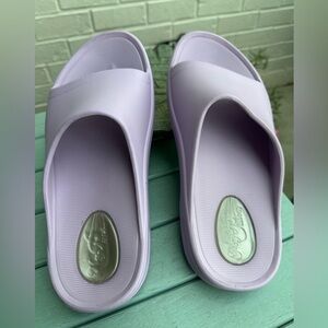 My Pillow Slide Sandals Size 10 Lavender, Non Slip bottom, Like new